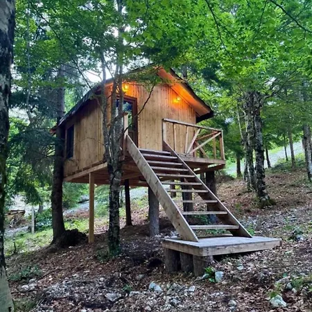 Forest View & Treehouses Βαλμπόνα