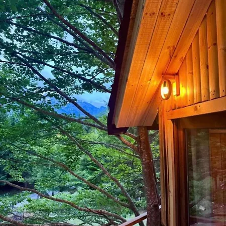 ラグジュアリーテント Forest View & Treehouses *