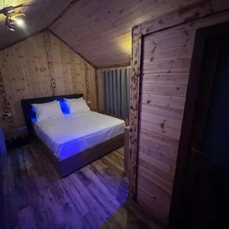 Forest View & Treehouses Luxury tent