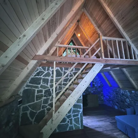 Luxury tent Forest View & Treehouses Valbone