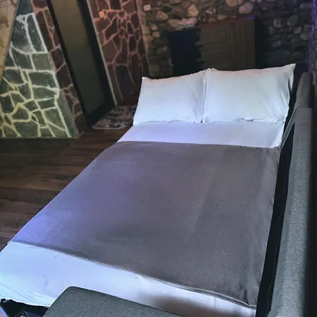 Forest View & Treehouses Luxury tent